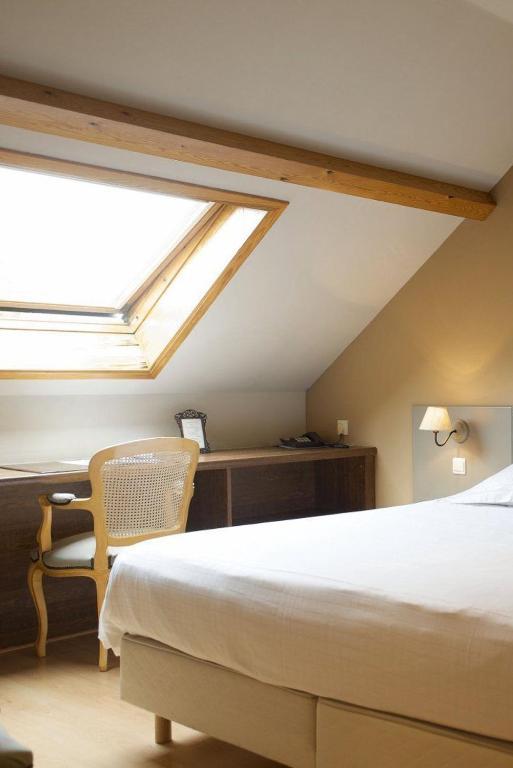 Hotel Le Beau Sejour Nassogne Kamer foto